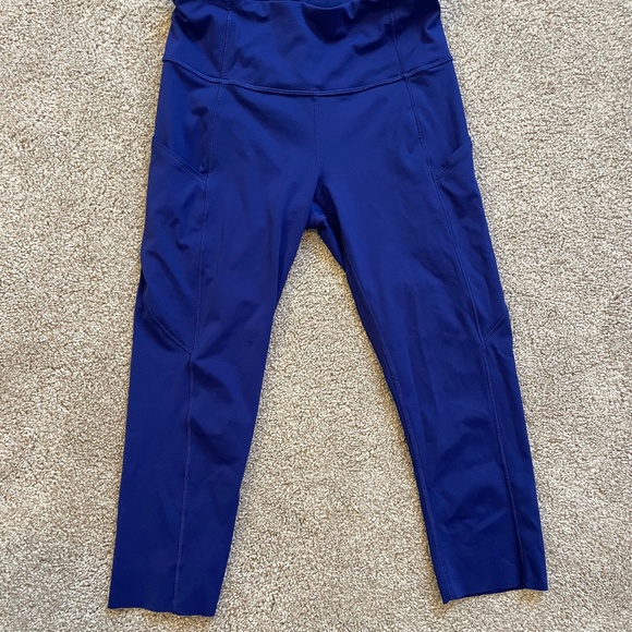 Cropped Lululemon Athletica leggings with pockets and drawstring - Picture 1 of 4